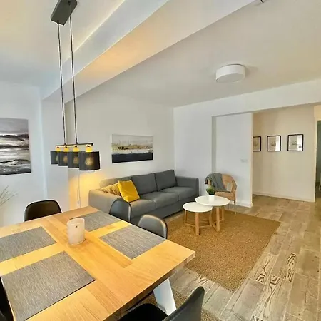 Apartamento 2 *